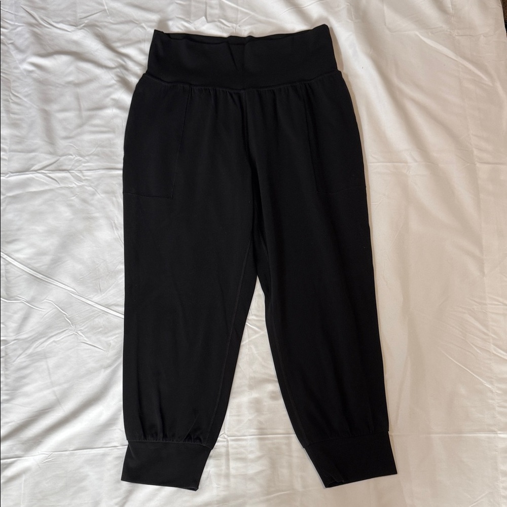 Athleta Black Salutation Crop Jogger